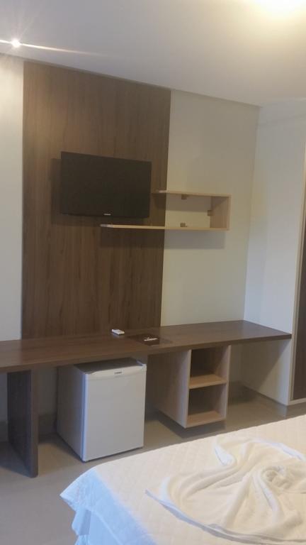 Kamur Plaza Hotel Goianesia Room photo
