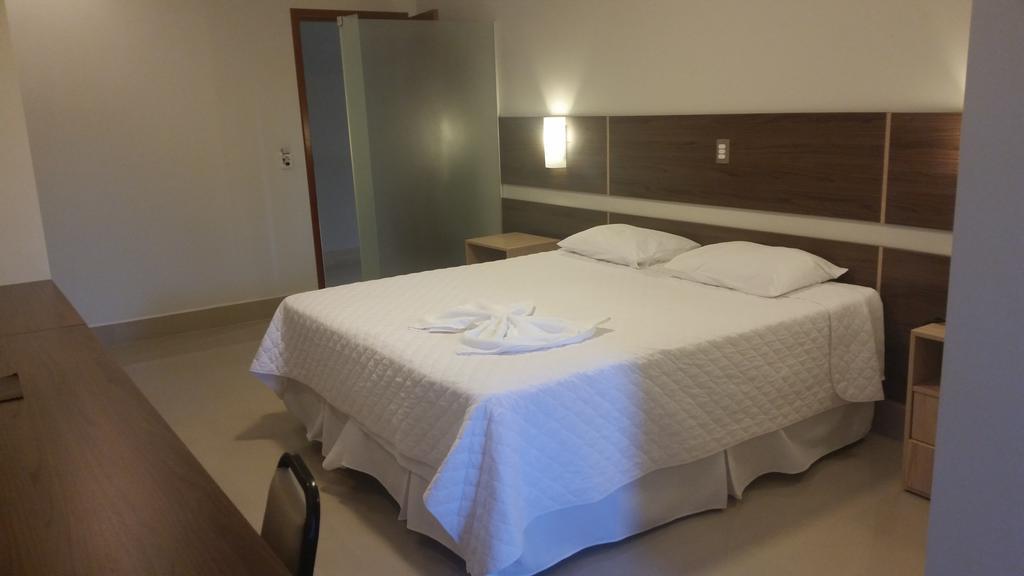 Kamur Plaza Hotel Goianesia Room photo